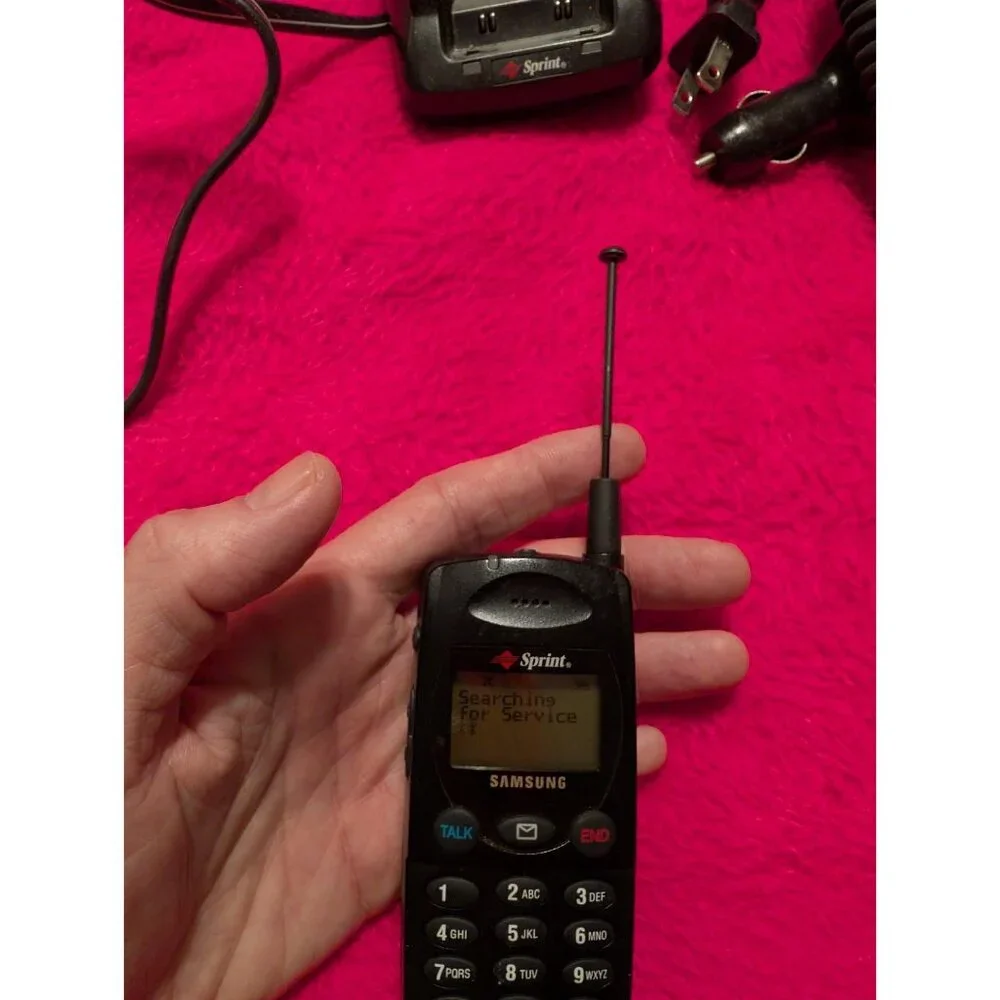Samsung SCH-2000 Sprint PCS For Collectors Antenna Vintage Cell Phone